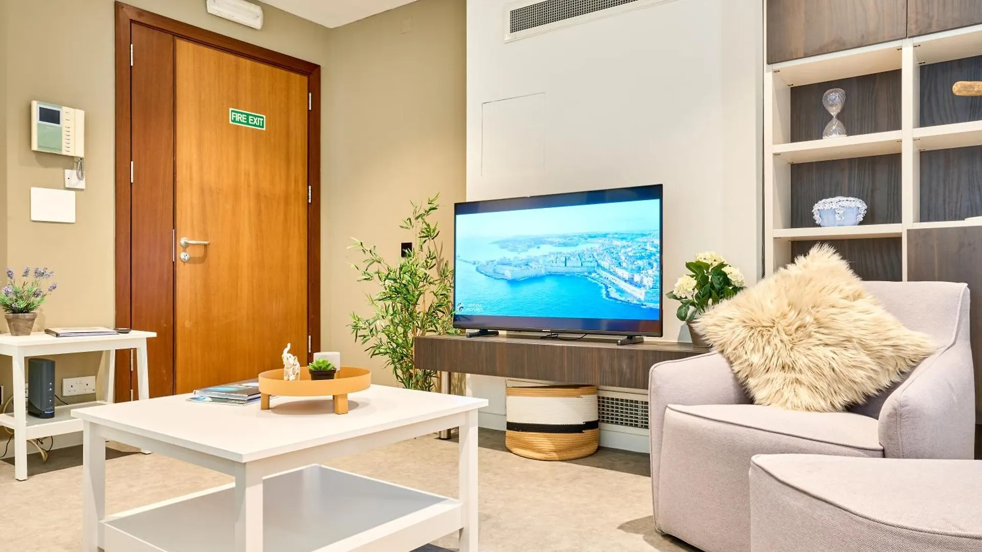 Stylish Apartment In Tigne Point Sliema Malta