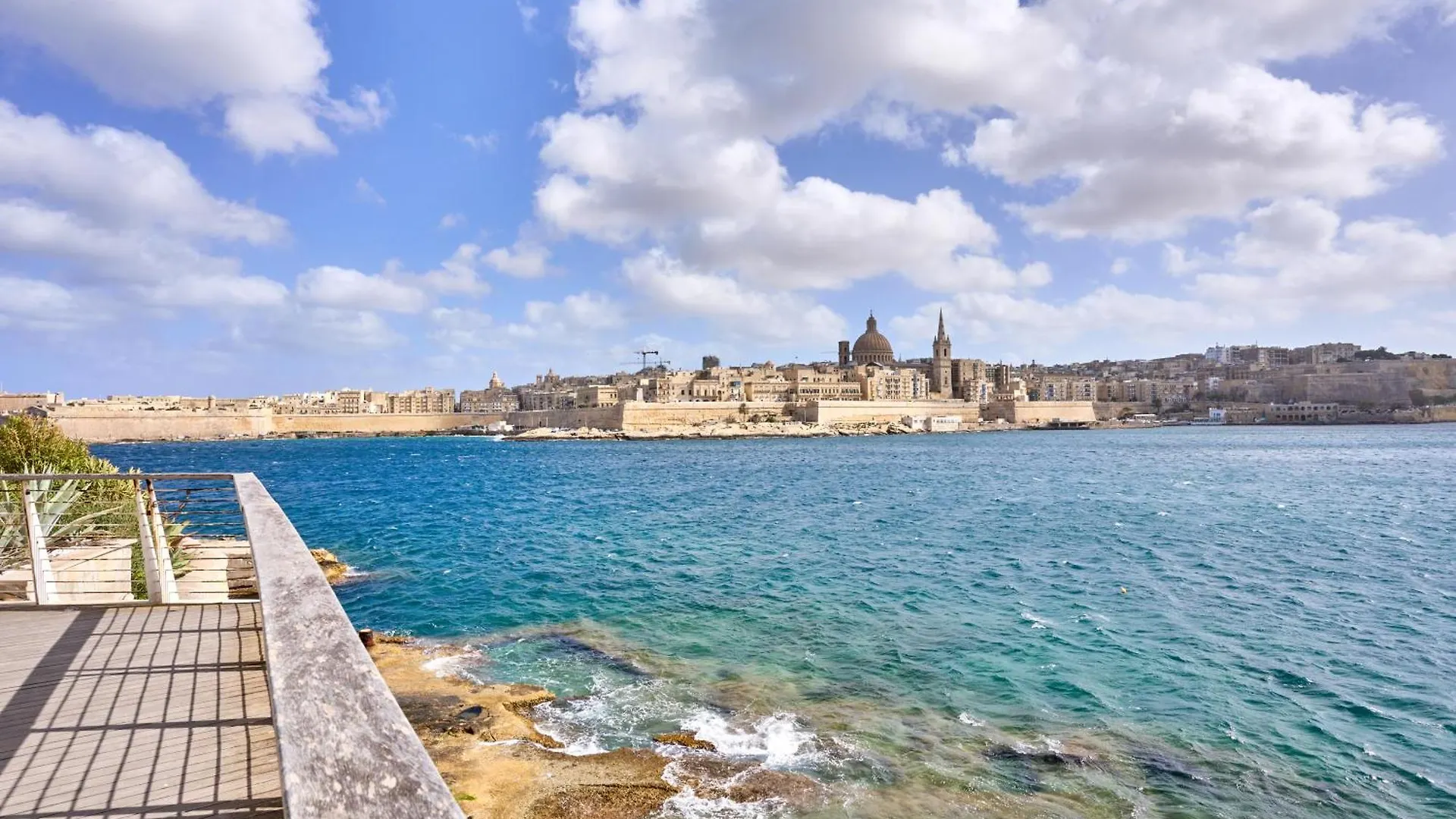 Stylish Apartment In Tigne Point Sliema 0*,  Malta