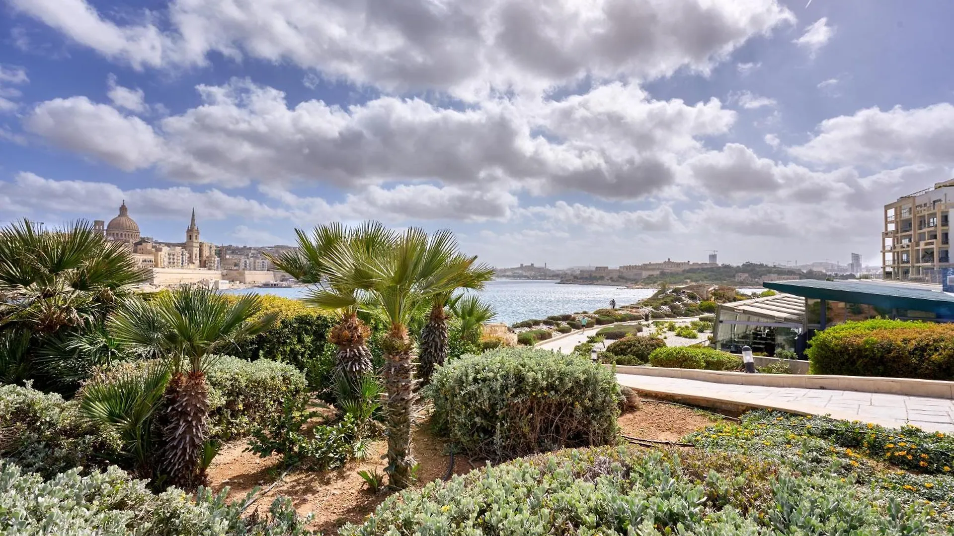 Stylish Apartment In Tigne Point Sliema Malta