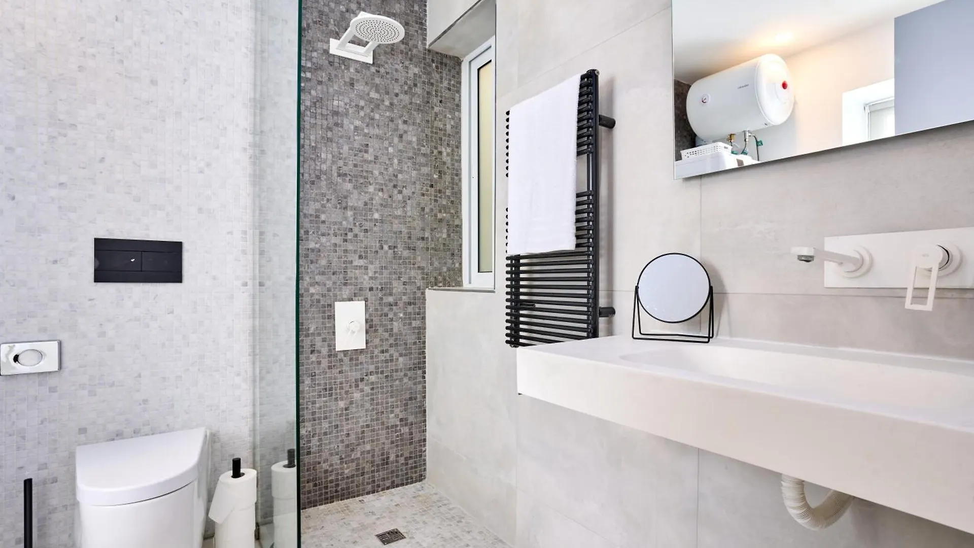 Stylish Apartment In Tigne Point Sliema
